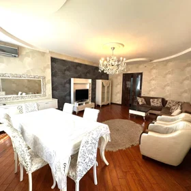 In Baku 140.0 m² apartment is for rent - Image 4
