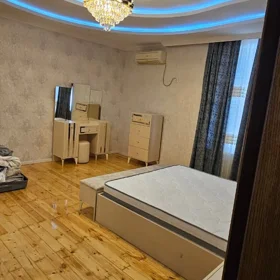 In Baku 98.0 m² apartment is for rent - Image 2