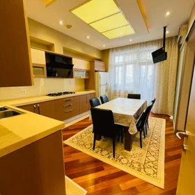In Baku 150.0 m² apartment is for rent - Image 5