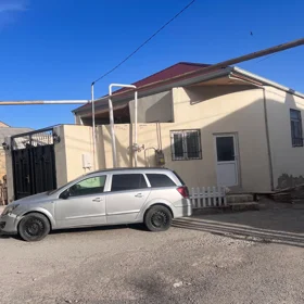 In Baku 100.0 m² house with 3.0 rooms is for sale - Image 2