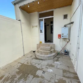 In Baku 100.0 m² house with 3.0 rooms is for sale - Image 3