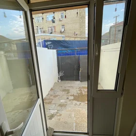 In Baku 100.0 m² house with 3.0 rooms is for sale - Image 5