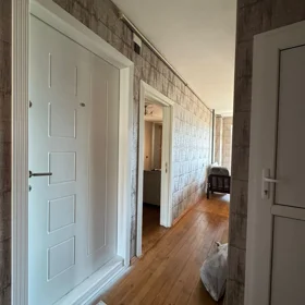 In Baku 70.0 m² apartment is for rent - Image 3