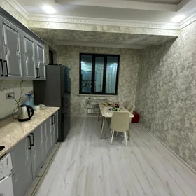 In Baku 90.0 m² apartment is for sale - Image 3