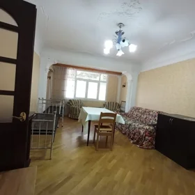 In Baku 100.0 m² apartment is for sale - Image 2