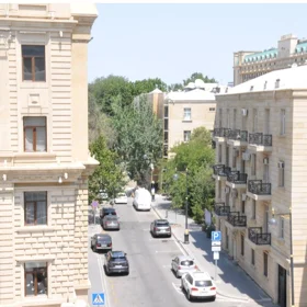 In Baku 70.0 m² apartment is for rent - Image 2