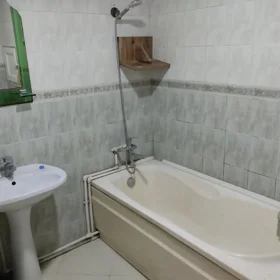 In Baku 60.0 m² apartment is for rent - Image 3