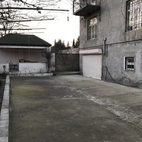 In Baku 350.0 m² house with 8.0 rooms is for sale - Image 2