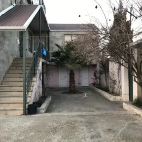 In Baku 350.0 m² house with 8.0 rooms is for sale - Image 3