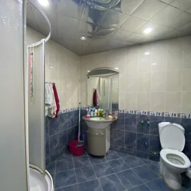 In Baku 150.0 m² apartment is for sale - Image 4