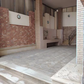 In Baku 240.0 m² house with 6.0 rooms is for sale - Image 3