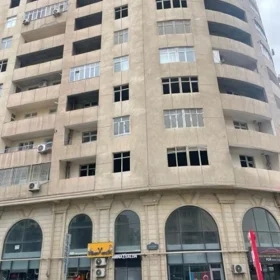 In Baku 155.0 m² apartment is for sale - Image 2