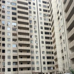 In Baku 155.0 m² apartment is for sale - Image 3