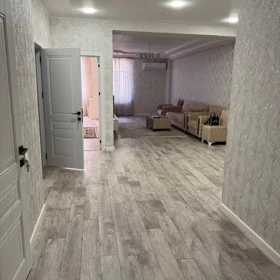 In Baku 110.0 m² apartment is for rent - Image 2