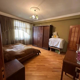 In Baku 125.0 m² apartment is for rent - Image 3