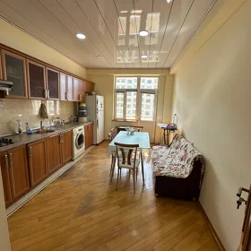 In Baku 125.0 m² apartment is for rent - Image 4