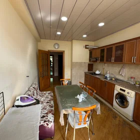 In Baku 125.0 m² apartment is for rent - Image 5