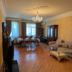 In Baku 164.0 m² apartment is for rent - Image 4