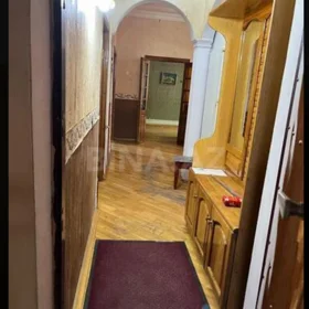 In Baku 80.0 m² apartment is for rent - Image 3