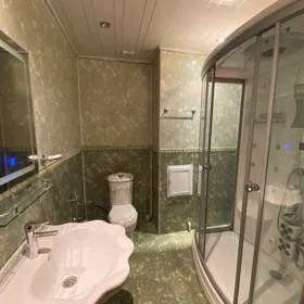 In Baku 90.0 m² apartment is for sale - Image 2
