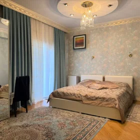 In Baku 197.0 m² apartment is for sale - Image 4