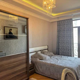 In Baku 197.0 m² apartment is for sale - Image 5