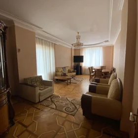 In Baku 90.0 m² apartment is for sale - Image 2