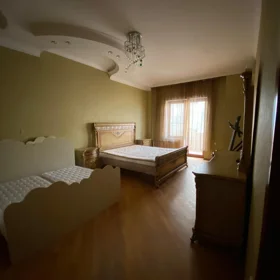 In Baku 90.0 m² apartment is for sale - Image 3