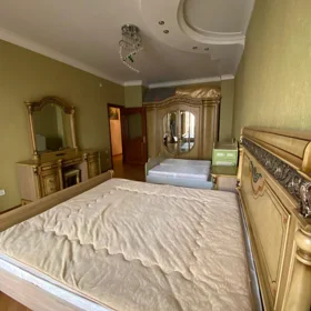 In Baku 90.0 m² apartment is for sale - Image 4
