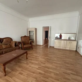 In Baku 90.0 m² apartment is for sale - Image 3