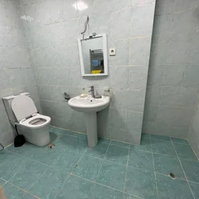 In Baku 90.0 m² apartment is for sale - Image 5