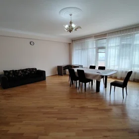 In Baku 200.0 m² apartment is for rent - Изображение 3