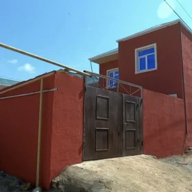 In Baku 200.0 m² house with 6.0 rooms is for sale - Image 2