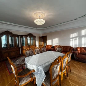 In Baku 165.0 m² apartment is for rent - Image 2