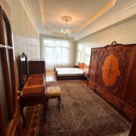 In Baku 165.0 m² apartment is for rent - Image 4