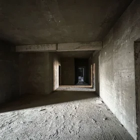 In Baku 323.0 m² apartment is for sale - Image 4