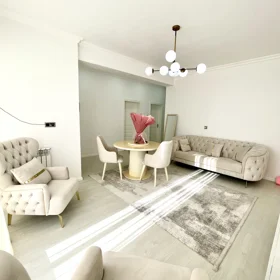 In Baku 150.0 m² house with 5.0 rooms is for sale - Image 4