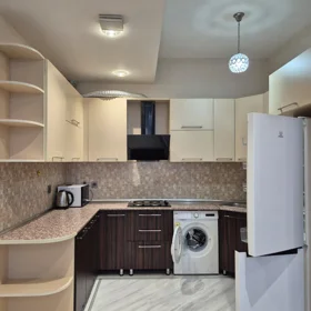In Baku 90.0 m² apartment is for rent - Image 3