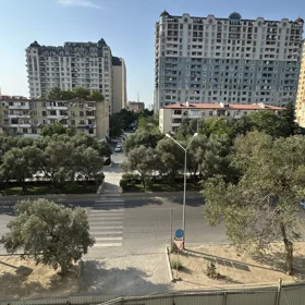 In Baku 150.0 m² apartment is for sale - Image 4