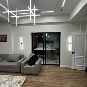 In Baku 140.0 m² apartment is for rent - Image 2
