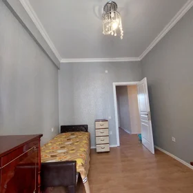 In Baku 70.0 m² apartment is for sale - Image 4