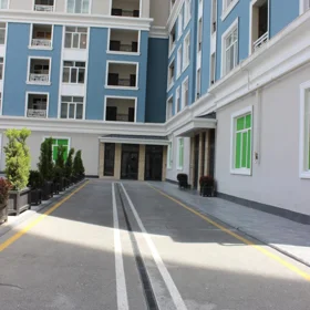 In Baku 272.0 m² apartment is for sale - Image 3