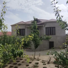 In Baku 140.0 m² house with 4.0 rooms is for sale - Image 2