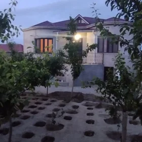 In Baku 140.0 m² house with 4.0 rooms is for sale - Image 5