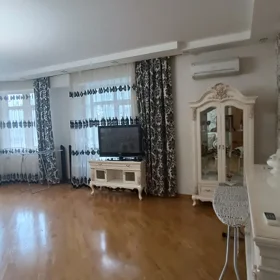 In Baku 110.0 m² apartment is for rent - Image 5