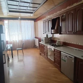 In Baku 170.0 m² apartment is for rent - Image 2