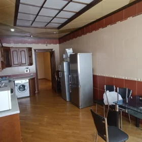 In Baku 170.0 m² apartment is for rent - Image 4