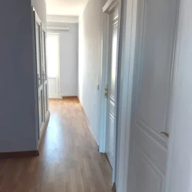 In Baku 70.0 m² apartment is for rent - Image 3