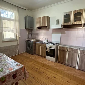 In Baku 70.0 m² house with 3.0 rooms is for rent - Image 3