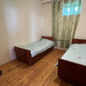 In Baku 70.0 m² house with 3.0 rooms is for rent - Image 5